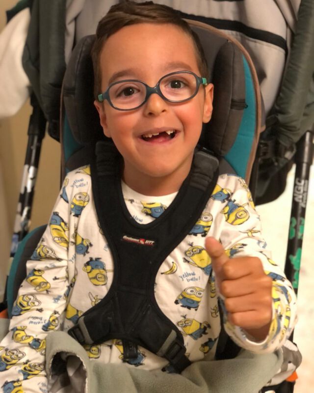 Mi chico valiente ya está en quirófano 💪🏻❤️ hoy timpanoplastia 👂🏻Tu puedes campeón!!